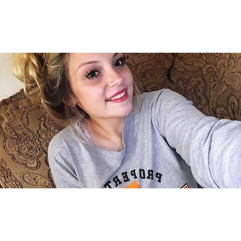 Meet your Posher, Carley cheyanne